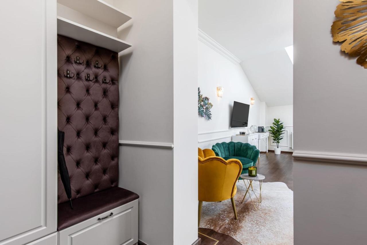 Holt Old Town Luxury Suites Бухарест Экстерьер фото
