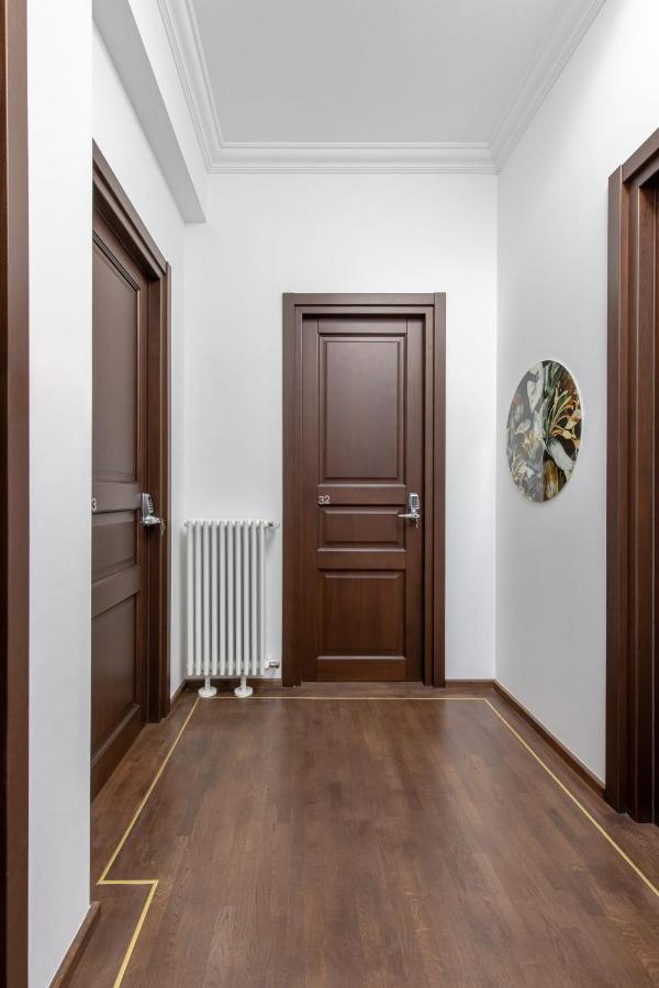 Holt Old Town Luxury Suites Бухарест Экстерьер фото