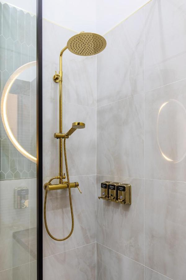 Holt Old Town Luxury Suites Бухарест Экстерьер фото