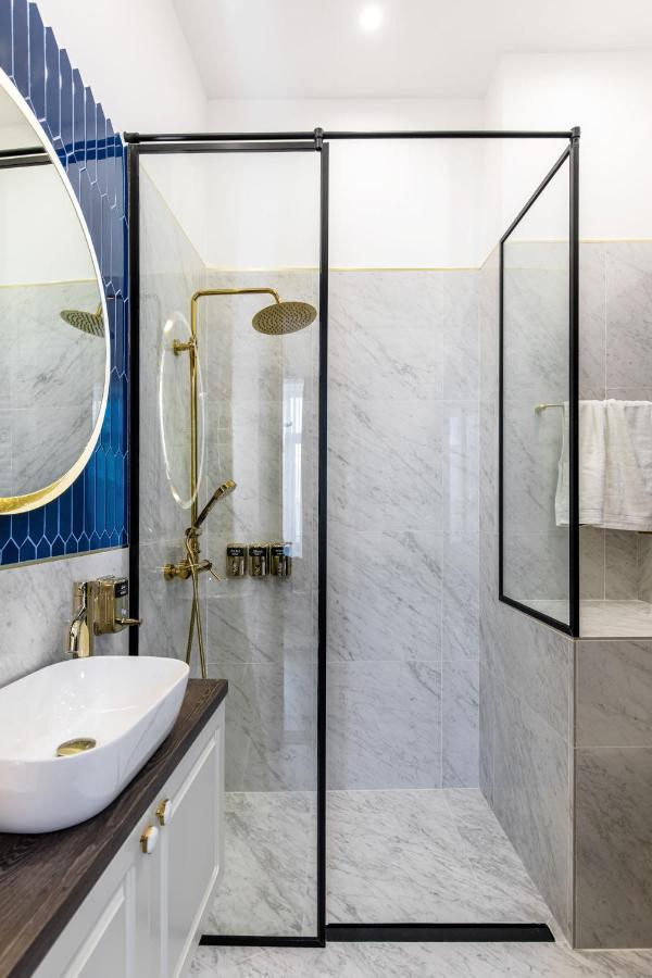 Holt Old Town Luxury Suites Бухарест Экстерьер фото