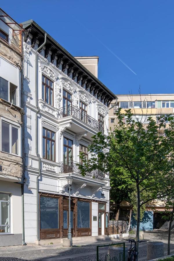 Holt Old Town Luxury Suites Бухарест Экстерьер фото